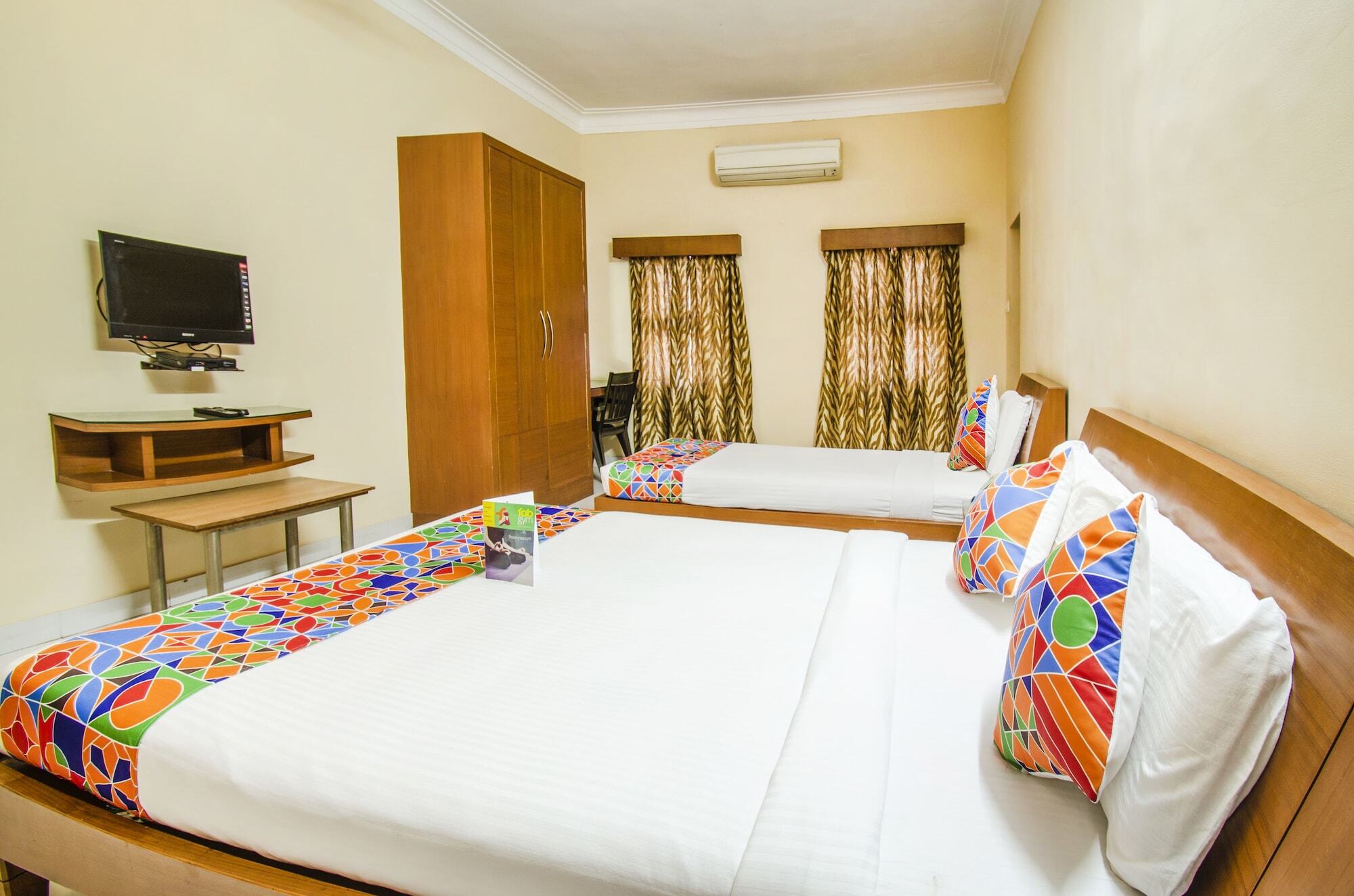 Kumar'S The White House Hotel Mysore Buitenkant foto