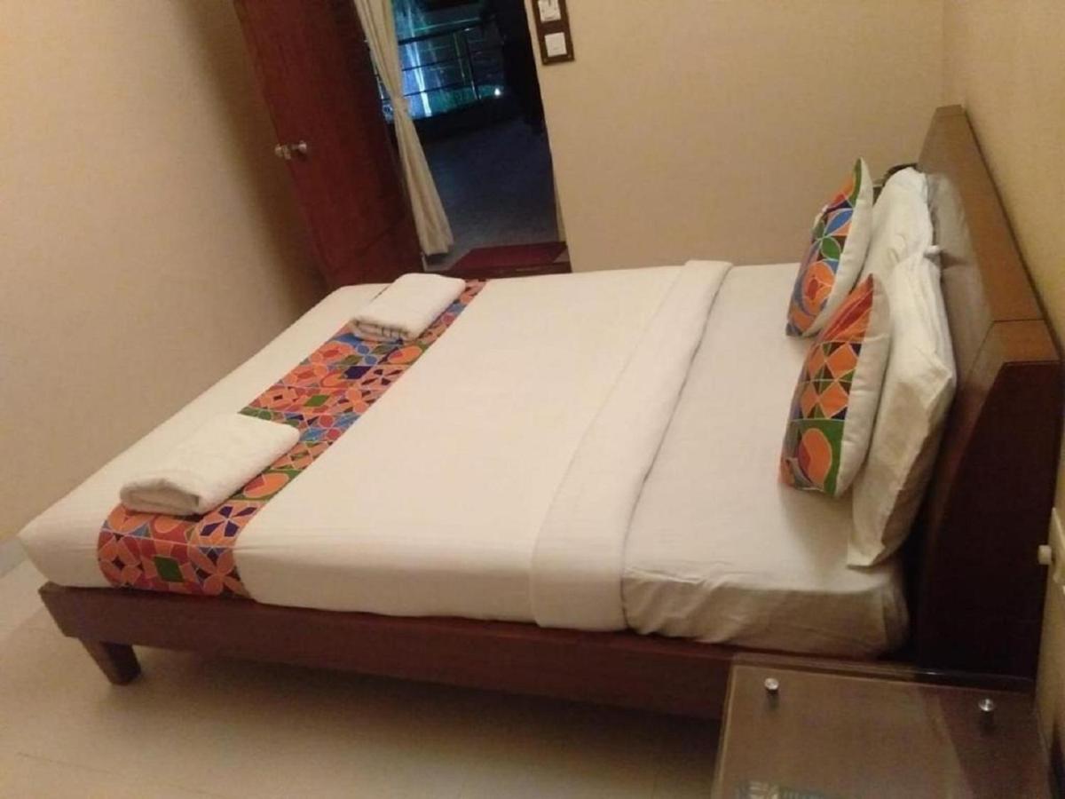 Kumar'S The White House Hotel Mysore Buitenkant foto
